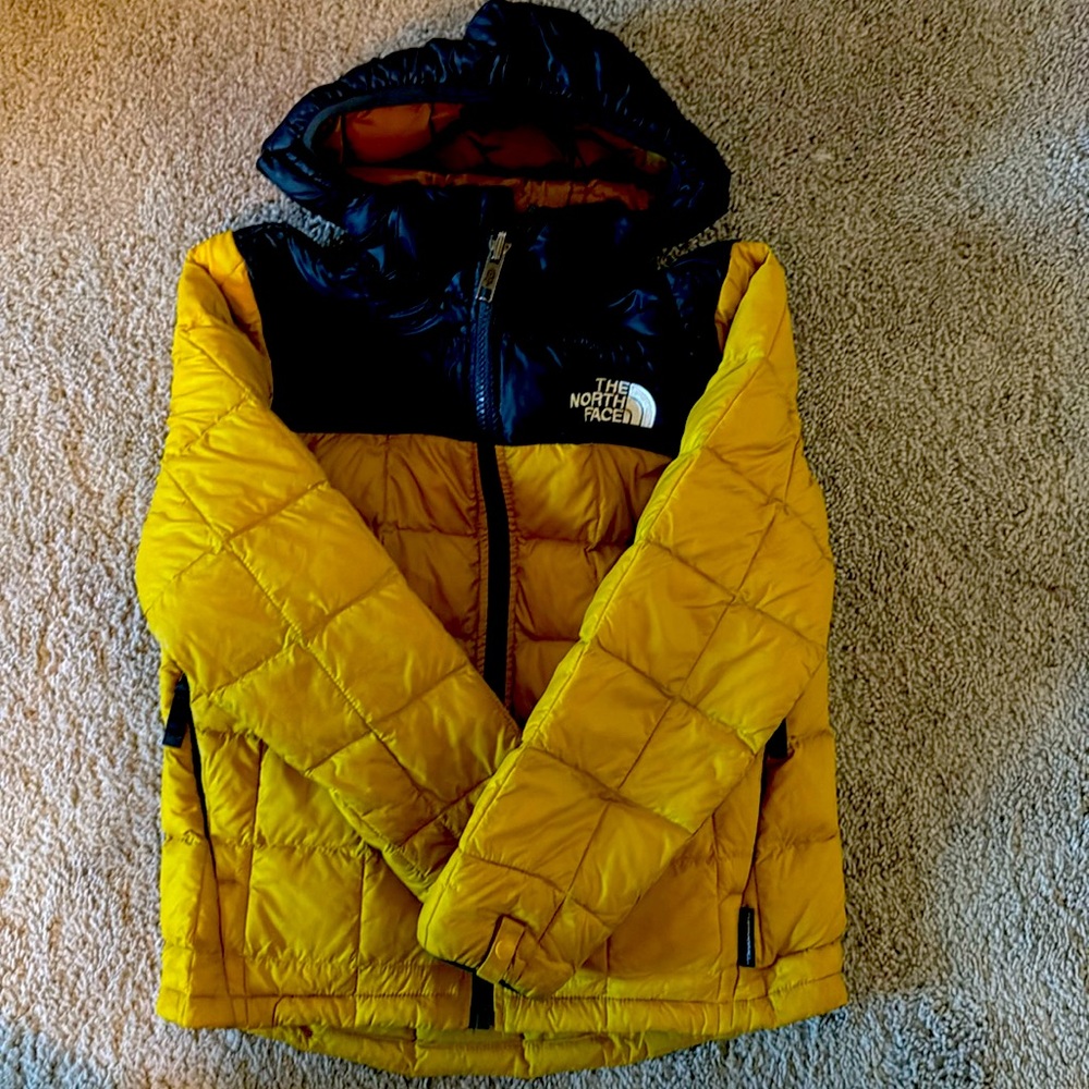 Kids’, Northface Thermo ball, hooded jacket size medium.